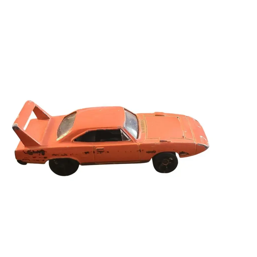 PLYMOUTH SUPERBIRD CHRYSLER GROUP SCALE 1/64 TOY CAR